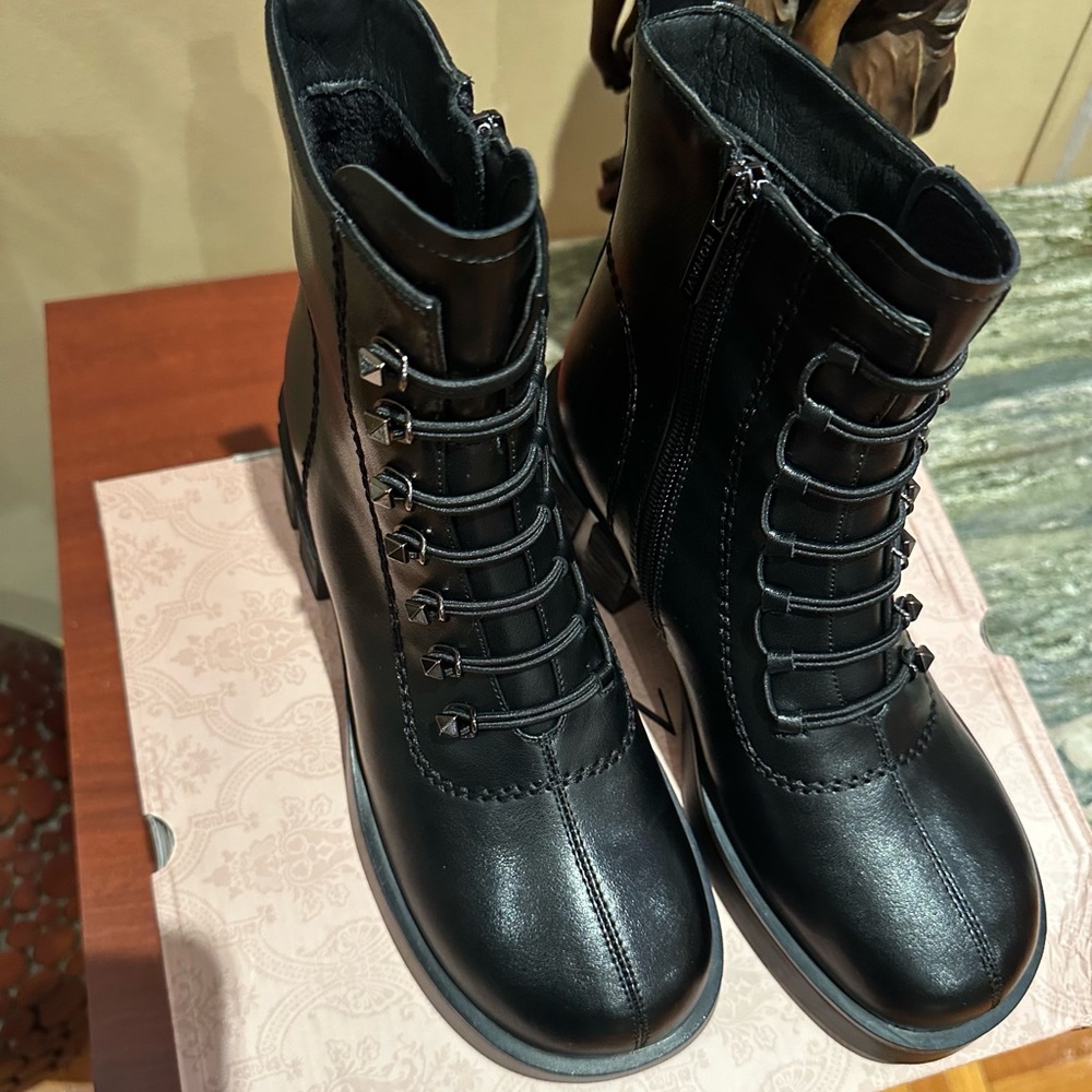 Bonavi trendy black Combat leather  boots, size 38 - Picture 2 of 6